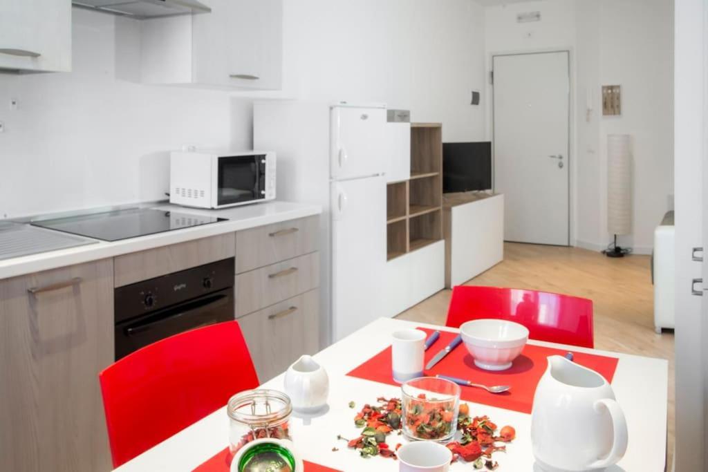 B&B Gocciadoro 26 Nuovo, Climatizzato, Zona Ospedale, Posto Auto Trento Luaran gambar