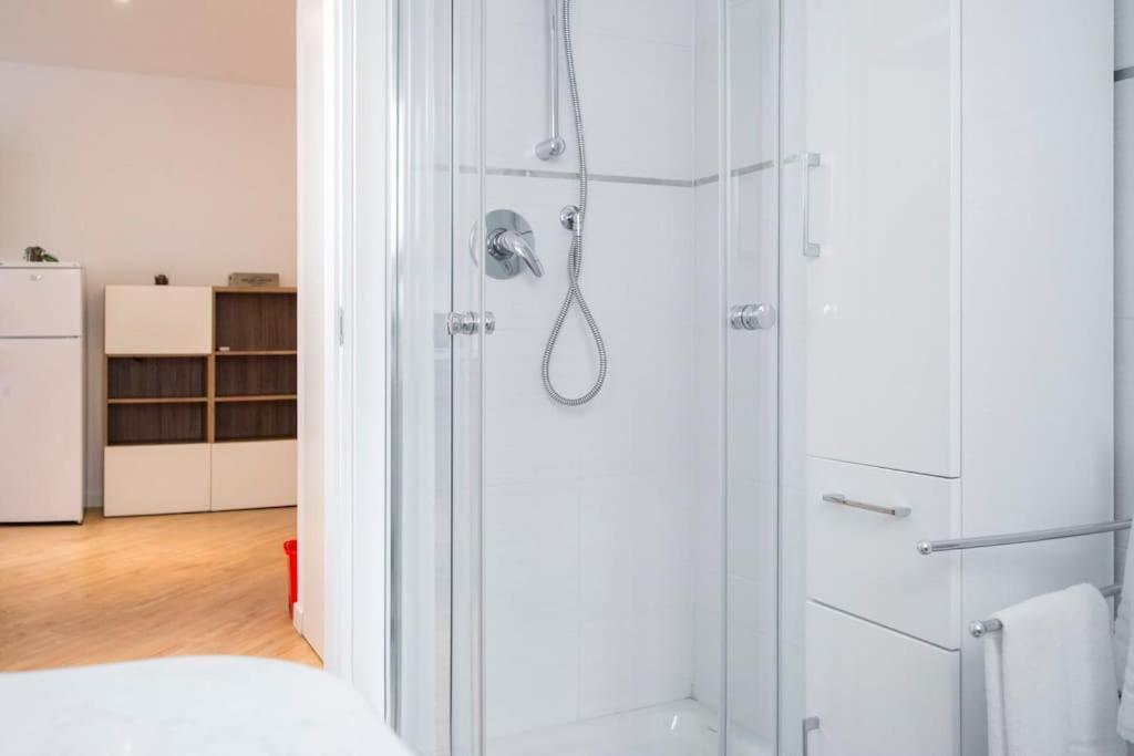 B&B Gocciadoro 26 Nuovo, Climatizzato, Zona Ospedale, Posto Auto Trento Luaran gambar