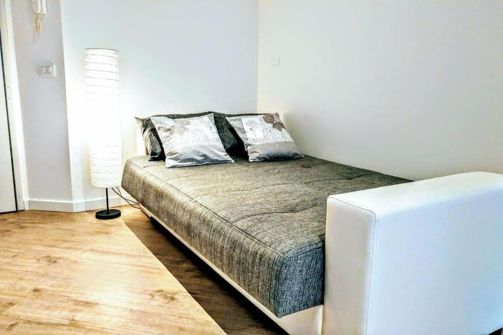 B&B Gocciadoro 26 Nuovo, Climatizzato, Zona Ospedale, Posto Auto Trento Luaran gambar