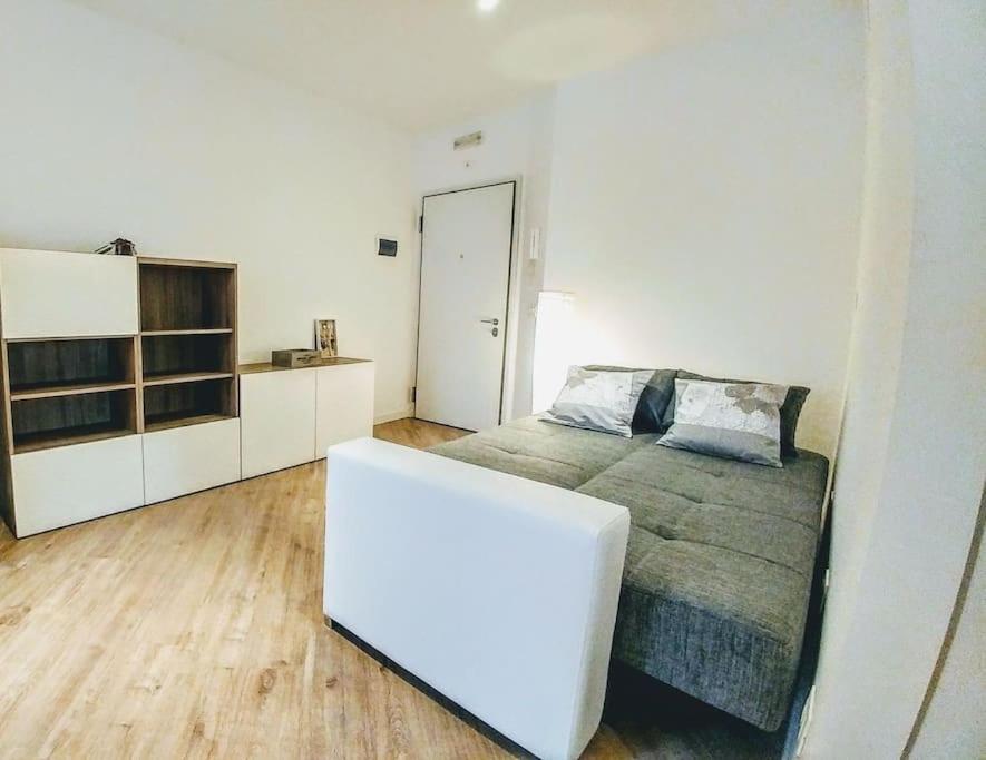 B&B Gocciadoro 26 Nuovo, Climatizzato, Zona Ospedale, Posto Auto Trento Luaran gambar