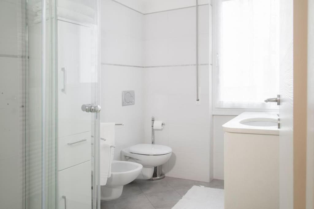 B&B Gocciadoro 26 Nuovo, Climatizzato, Zona Ospedale, Posto Auto Trento Luaran gambar