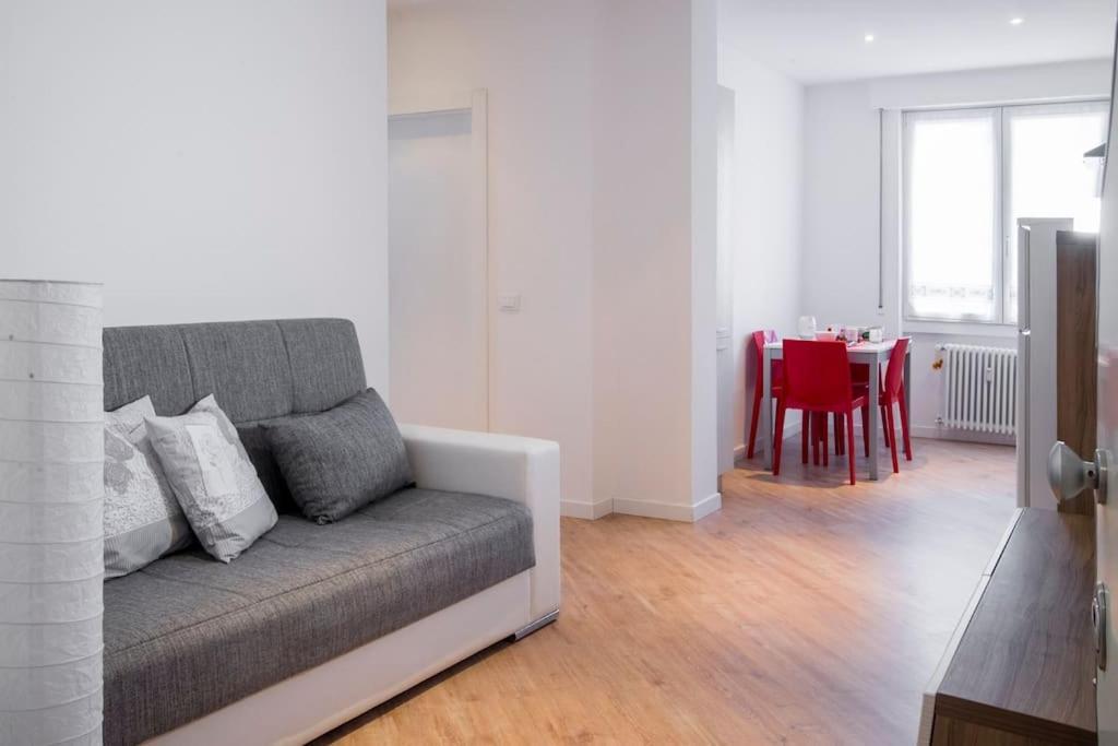 B&B Gocciadoro 26 Nuovo, Climatizzato, Zona Ospedale, Posto Auto Trento Luaran gambar
